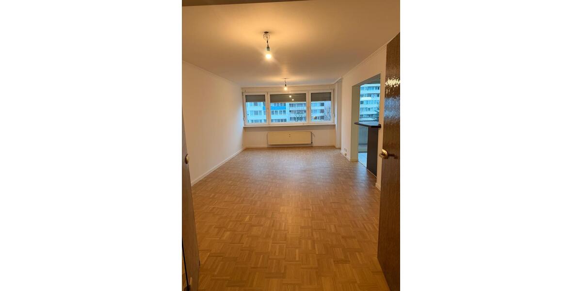 Etagenwohnung Maintal - 3 Zimmer, 100 m&sup2;, 1.850&euro; | Angebot:24535665
