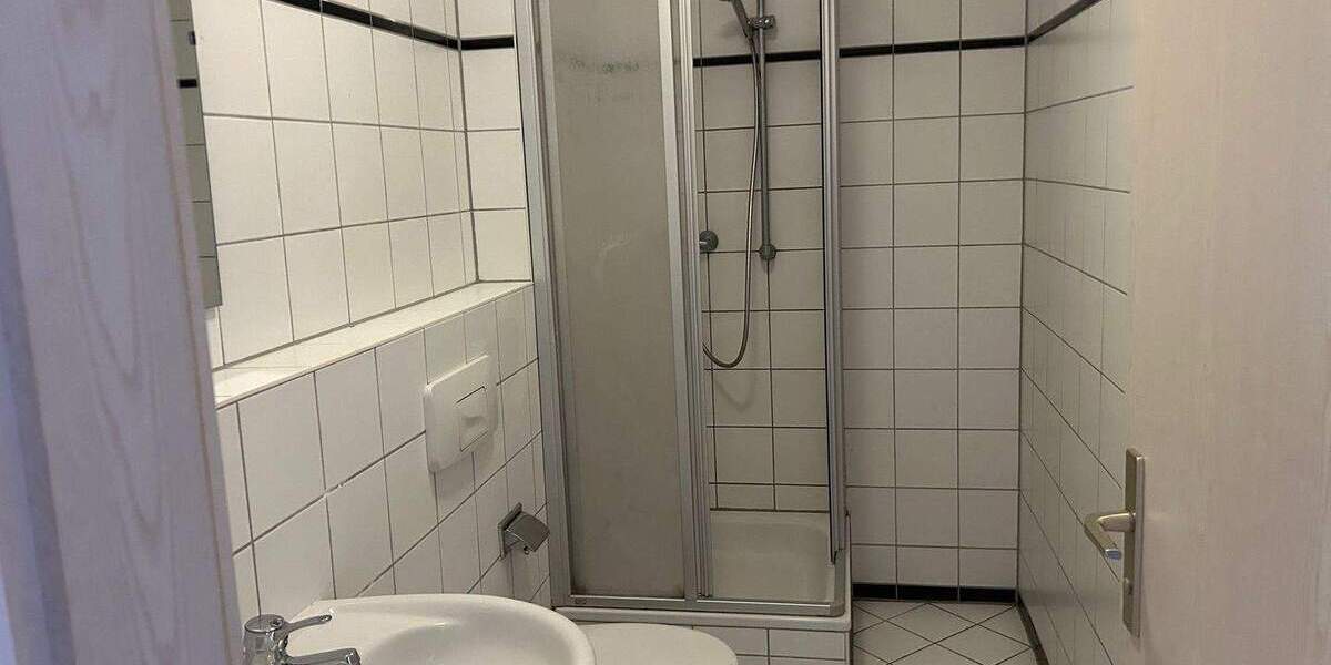 Etagenwohnung Halle (Saale) Altstadt - 3 Zimmer, 75 m&sup2;, 600&euro; | Angebot:26170816