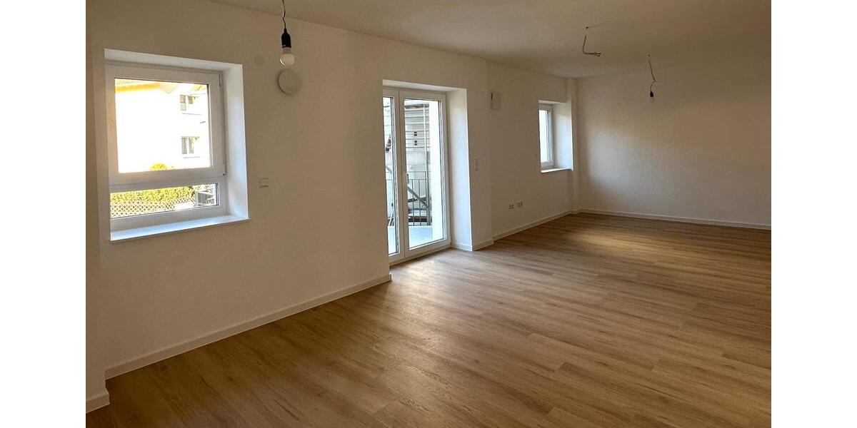 Etagenwohnung Bühl - 3 Zimmer, 80 m&sup2;, 1.200&euro; | Angebot:25340802