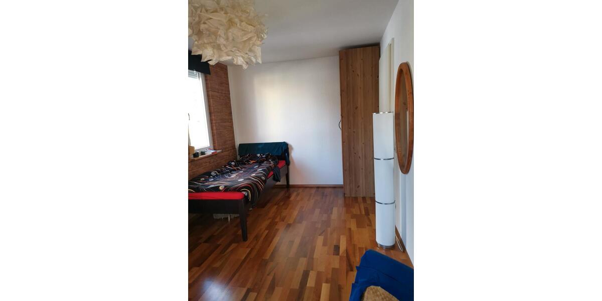Wohnen auf Zeit Freiburg im Breisgau Haslach - 2 Zimmer, 133 m&sup2;, 700&euro; | Angebot:26543664