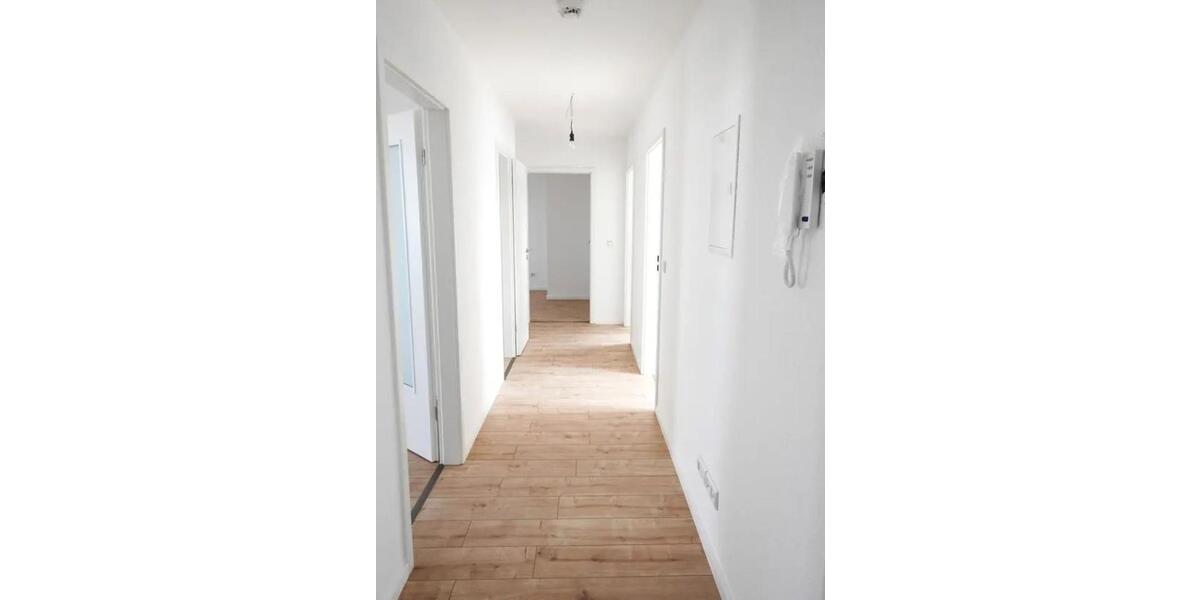 Neu! Sanierte 81 m² - 4-Zi, Gast-WC, Balkon 4 zimmer