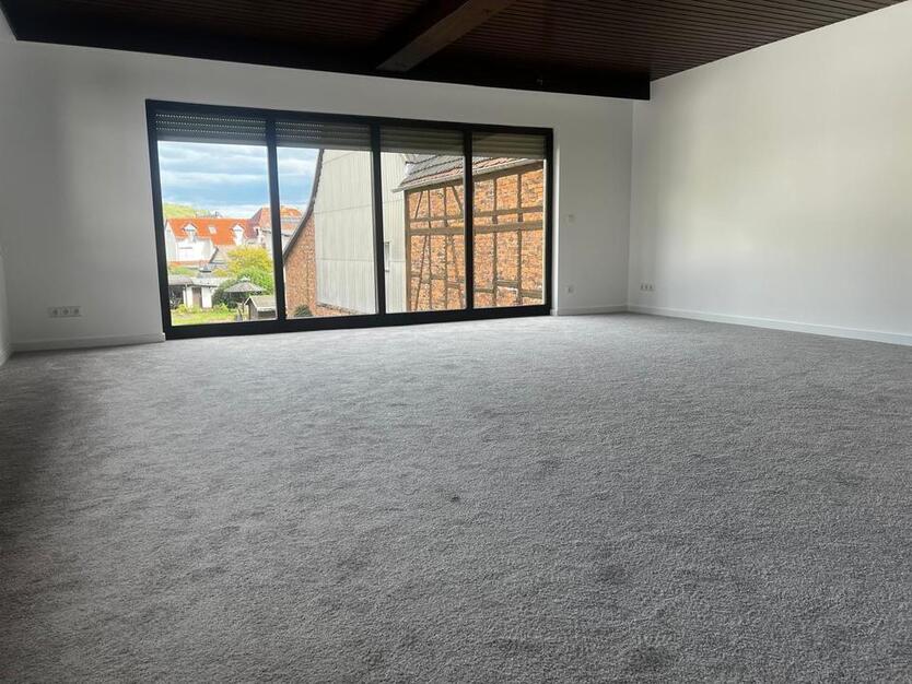 Moderne, kernsanierte Wohnung in Krofdorf – ab sofort verfügbar