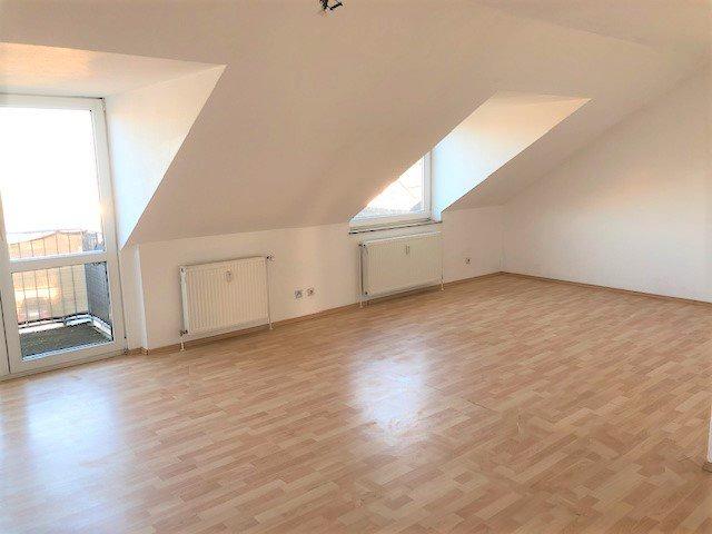 Dachgeschoßwohnung Geisenheim - 3 Zimmer, 112 m&sup2;, 1.230&euro; | Angebot:26626597