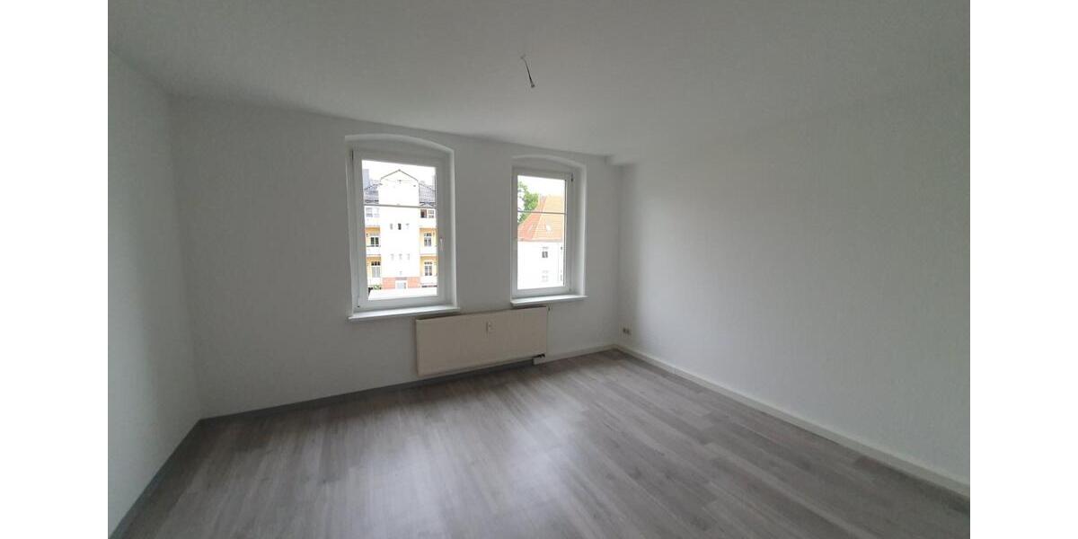 Renovierte, helle 3-Raum-Wohnung mit Einbauküche 3 zimmer