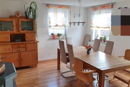 Charmante 5 12 Zimmer Wohnung in Südlage, Rottenburg-Seebronn 5 zimmer