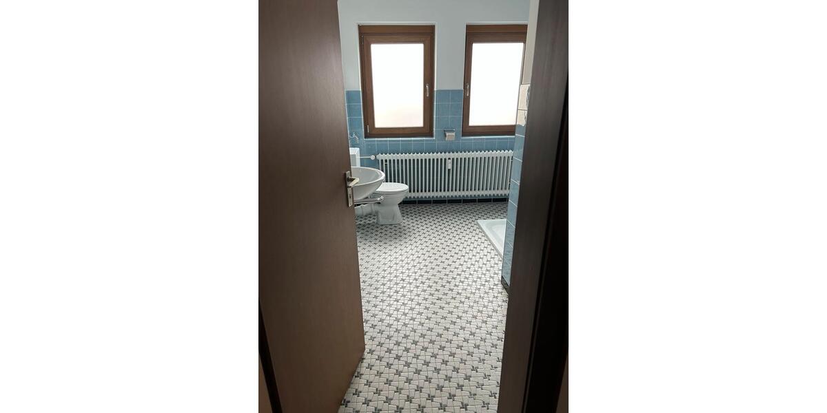 Dachgeschoßwohnung Schieder-Schwalenberg Schwalenberg - 3 Zimmer, 80 m&sup2;, 850&euro; | Angebot:24478593