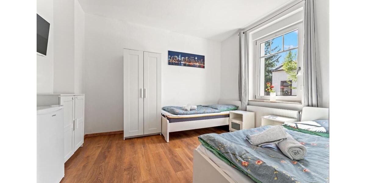 Hochparterre Falkensee - 12 Zimmer, 218 m&sup2;, 23&euro; | Angebot:26613286