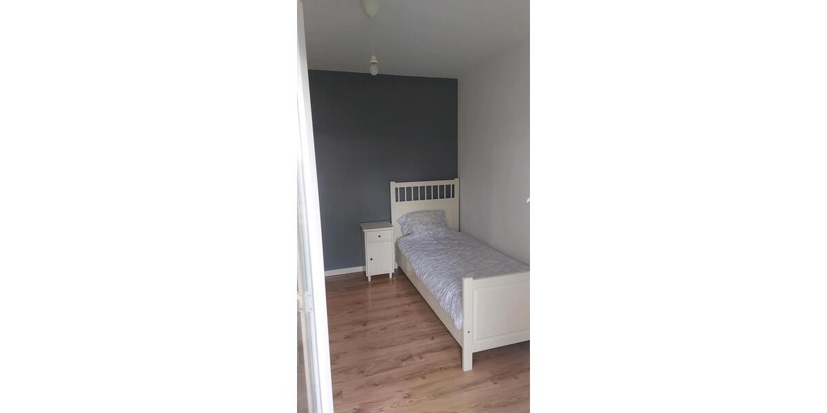 Etagenwohnung Saarbrücken West - 4 Zimmer, 74 m&sup2;, 250&euro; | Angebot:25958795