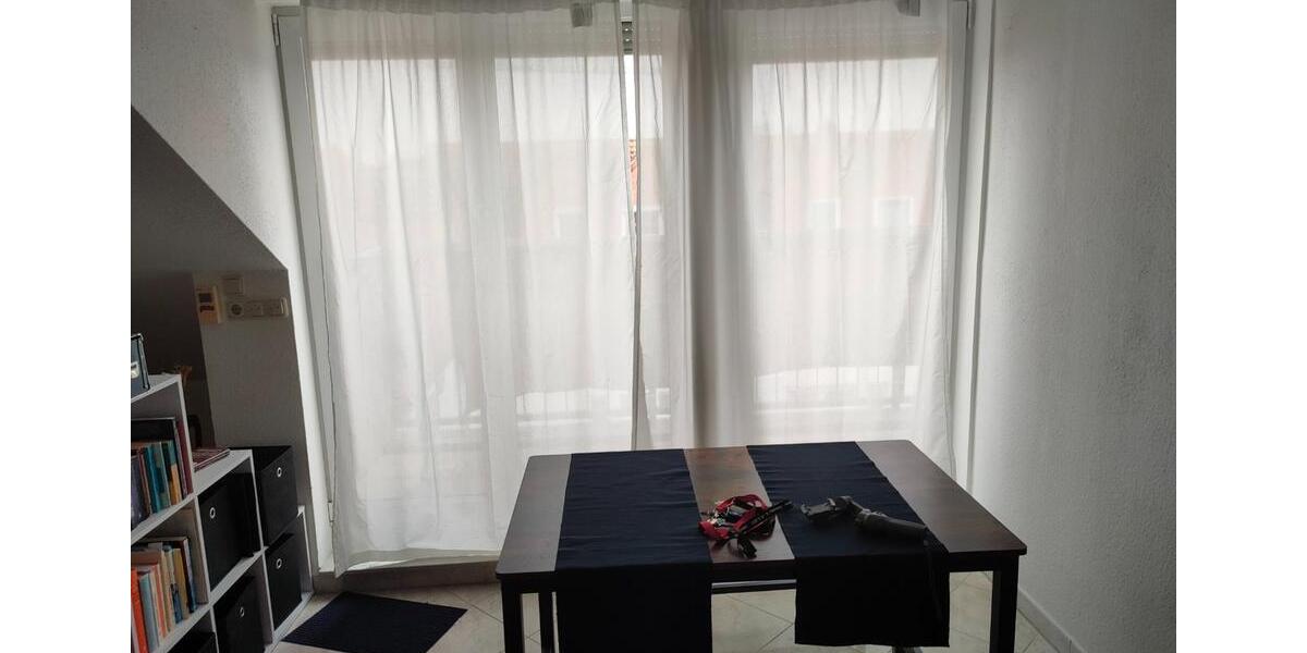 Dachgeschoßwohnung Obertshausen - 3 Zimmer, 74 m&sup2;, 800&euro; | Angebot:25548917