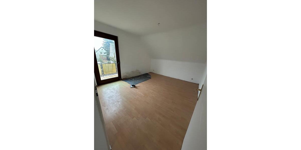 Einfamilienhaus Garbsen - 6 Zimmer, 150 m&sup2;, 2.000&euro; | Angebot:24342503