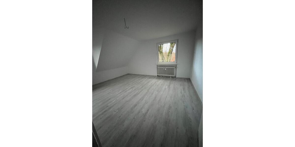 Dachgeschoßwohnung Goslar OS Hahnenklee-Bockswiese - 4 Zimmer, 87 m&sup2;, 630&euro; | Angebot:24443658
