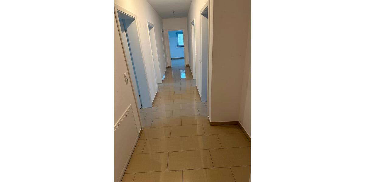 Dachgeschoßwohnung Gießen Wieseck - 6 Zimmer, 145 m&sup2;, 1.600&euro; | Angebot:25163644