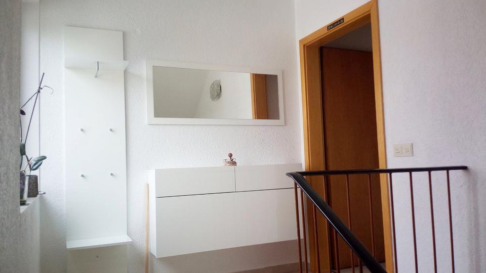 Dachgeschoßwohnung Riegelsberg - 3 Zimmer, 100 m&sup2;, 680&euro; | Angebot:26287855