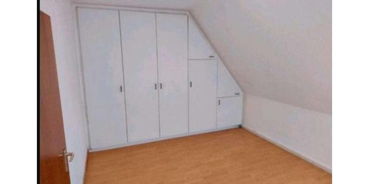 Dachgeschoßwohnung Gelsenkirchen Gelsenkirchen-Mitte - 3 Zimmer, 70 m&sup2;, 570&euro; | Angebot:24375080