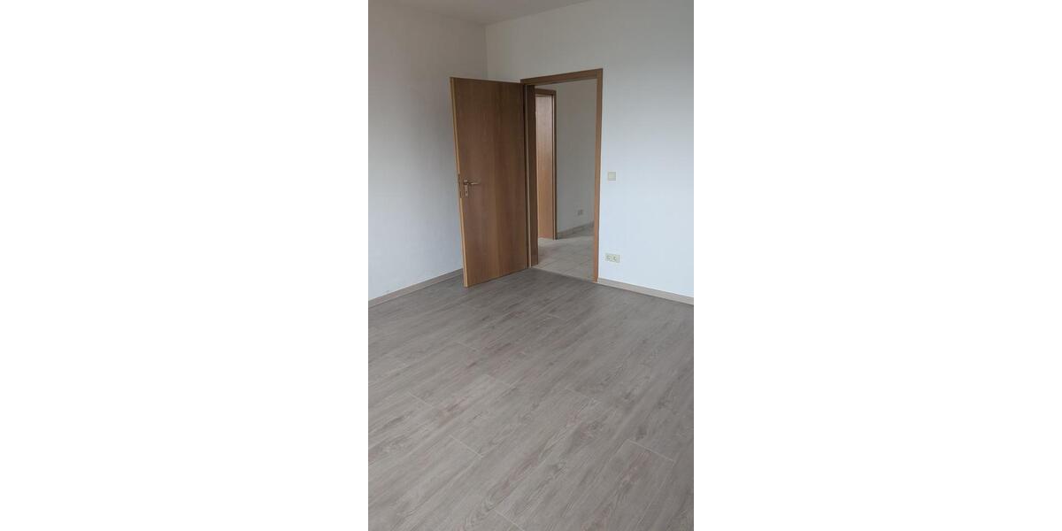 Etagenwohnung Langenzenn - 3.5 Zimmer, 92 m&sup2;, 882&euro; | Angebot:24849828