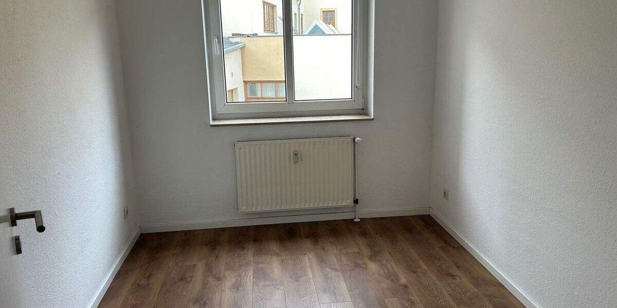Etagenwohnung Merseburg Neumarkt (Vorstadt) - 4 Zimmer, 83 m&sup2;, 600&euro; | Angebot:26015636
