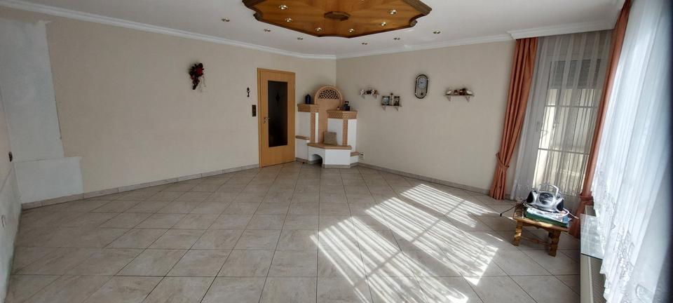 Erdgeschoßwohnung Burgheim - 3 Zimmer, 104 m&sup2;, 850&euro; | Angebot:25648893