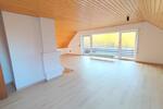 Dachgeschoßwohnung Lage - 3 Zimmer, 108 m&sup2;, 750&euro; | Angebot:26481181