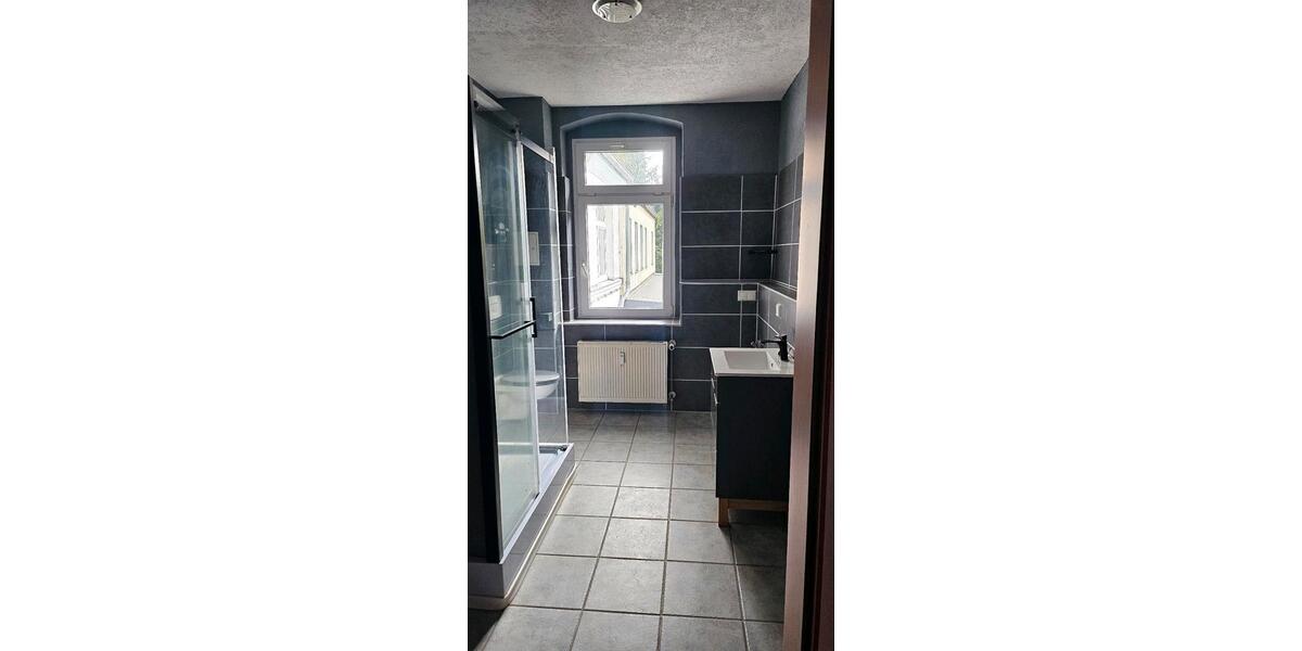 Etagenwohnung Oberlungwitz - 4 Zimmer, 106 m&sup2;, 750&euro; | Angebot:25369426