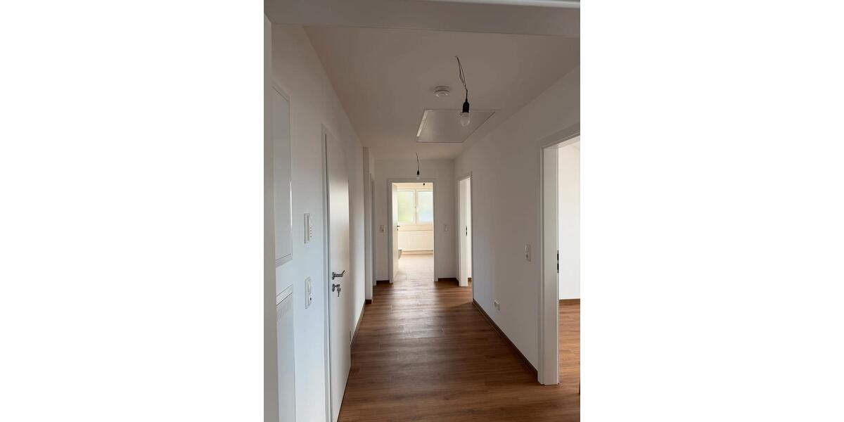 Dachgeschoßwohnung Ebersburg - 4 Zimmer, 90 m&sup2;, 810&euro; | Angebot:26407536