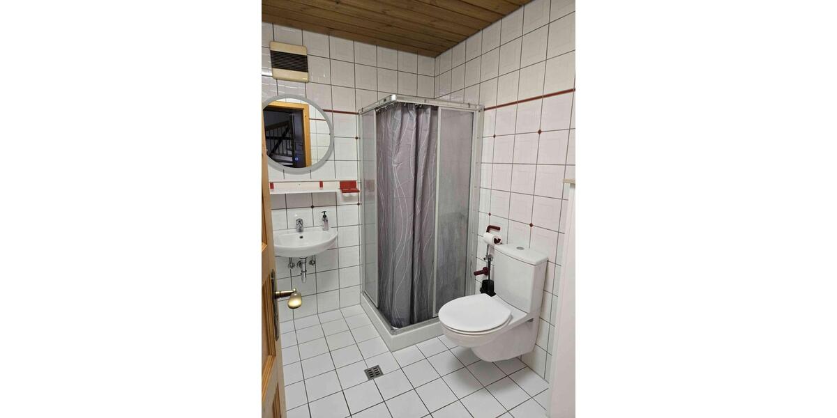 Wohnen auf Zeit Schwetzingen - 7 Zimmer, 216 m&sup2;, 310&euro; | Angebot:25144104