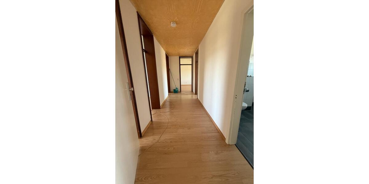 Etagenwohnung Nienburg (Weser) - 4 Zimmer, 90 m&sup2;, 1.000&euro; | Angebot:26340633