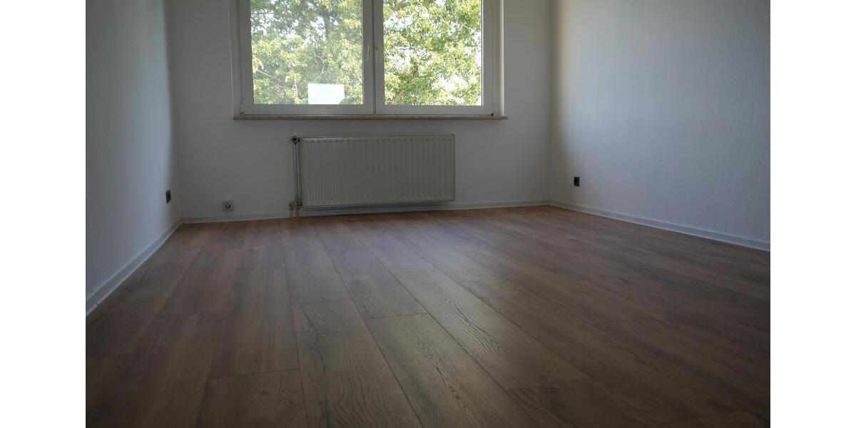 Etagenwohnung Eisenberg - 3 Zimmer, 70 m&sup2;, 490&euro; | Angebot:26648816
