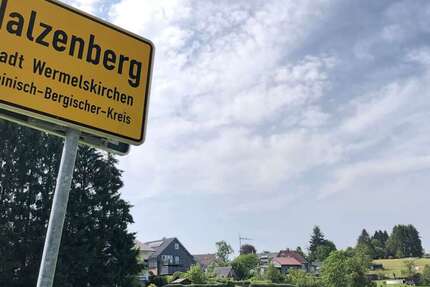 Haus zum Mieten in Wermelskirchen 1.120 € 136.6 m² 4 zimmer