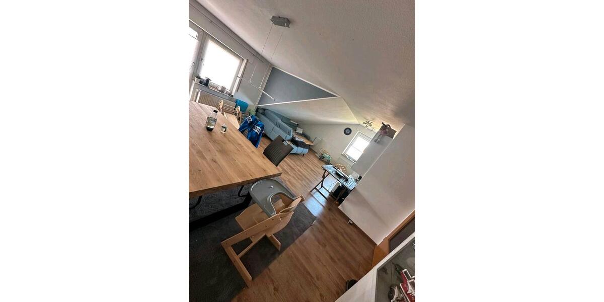 Dachgeschoßwohnung Wallenhorst - 3 Zimmer, 81 m&sup2;, 550&euro; | Angebot:26035197