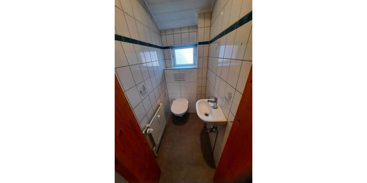 Dachgeschoßwohnung Eisenach - 4 Zimmer, 125 m&sup2;, 738&euro; | Angebot:25992448