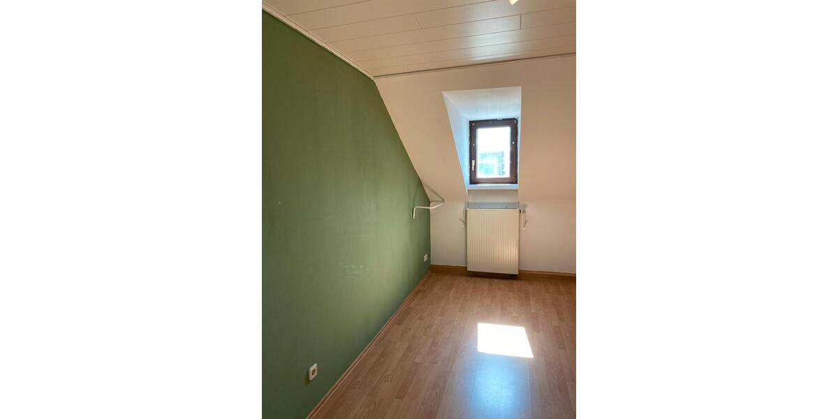Dachgeschoßwohnung Neuwied - 4 Zimmer, 87 m&sup2;, 950&euro; | Angebot:25614264