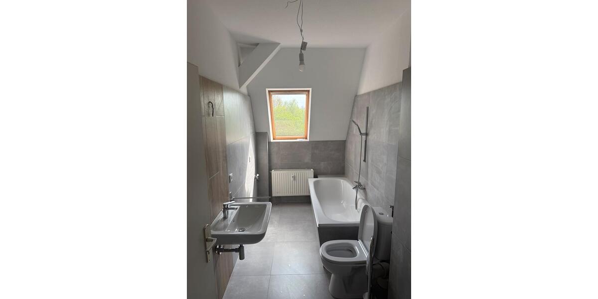 Dachgeschoßwohnung Görlitz - 1 Zimmer, 50 m&sup2;, 300&euro; | Angebot:26499145