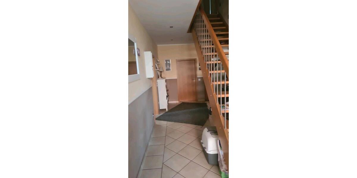 Reihenhaus Auetal - 6 Zimmer, 200 m&sup2;, 1.600&euro; | Angebot:25236579