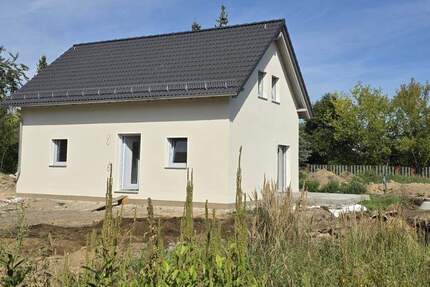 Perfektes Einfamilienhaus mit moderner EBK und großer Wohlfühlterrasse! 4 zimmer