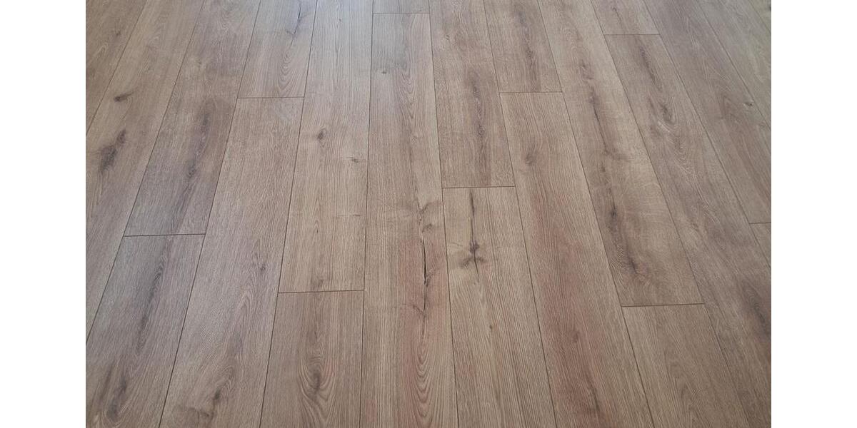 Etagenwohnung Großschirma - 3 Zimmer, 62 m&sup2;, 437&euro; | Angebot:26515941
