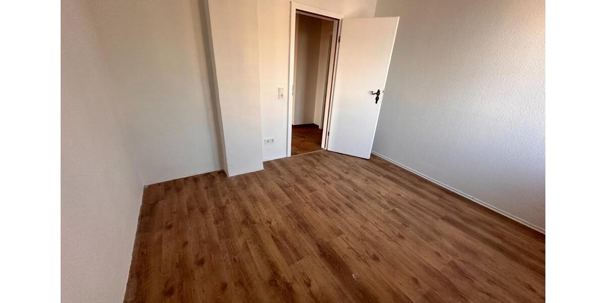 Etagenwohnung Felsberg - 4 Zimmer, 71 m&sup2;, 595&euro; | Angebot:25824537