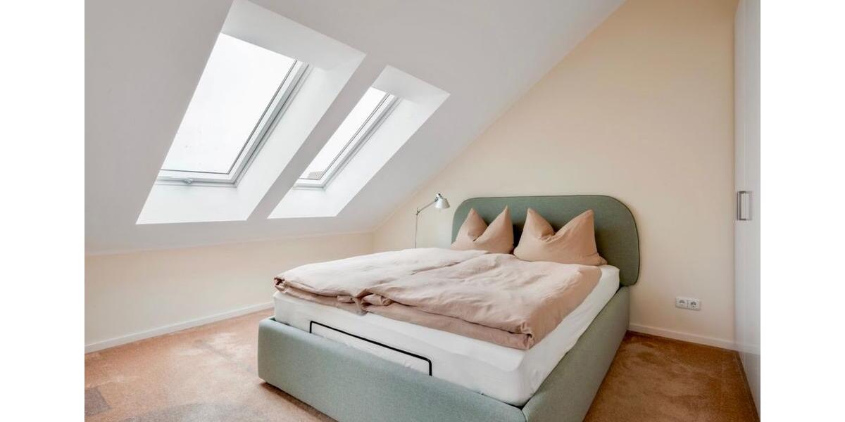 Dachgeschoßwohnung Rostock - 2 Zimmer, 60 m&sup2;, 1.850&euro; | Angebot:23509425