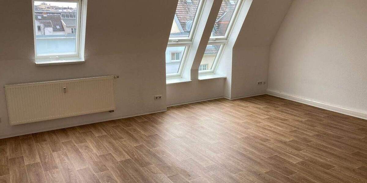 Etagenwohnung Gera Innenstadt - 3 Zimmer, 61 m&sup2;, 365&euro; | Angebot:25070379