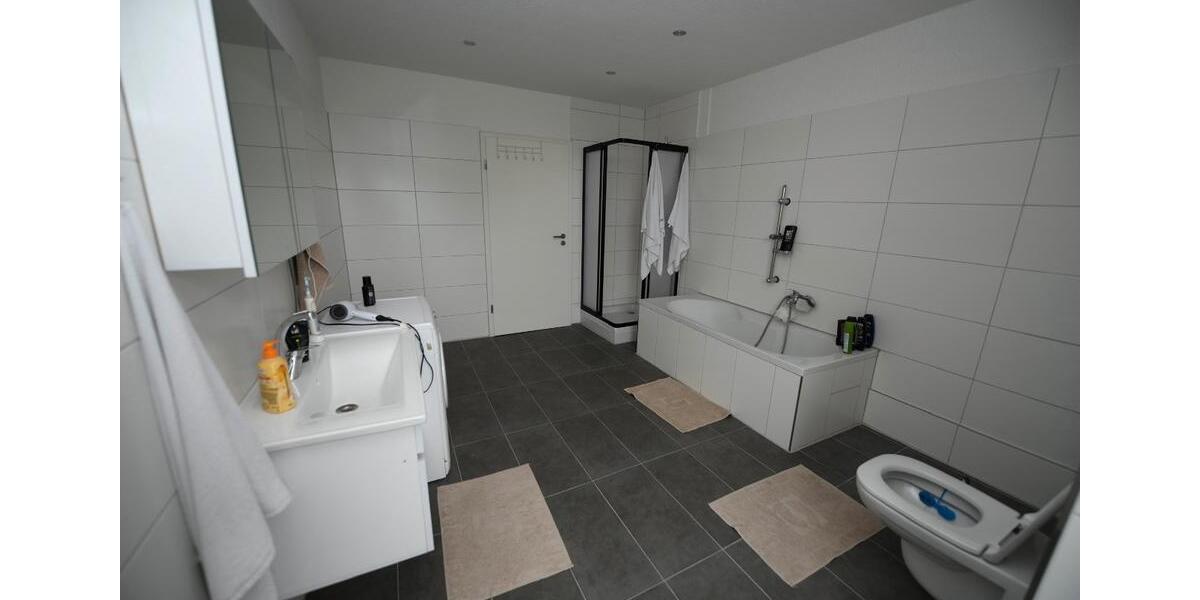 Wohnen auf Zeit Herne Wanne-Bickern - 4 Zimmer, 125 m&sup2;, 300&euro; | Angebot:26639274