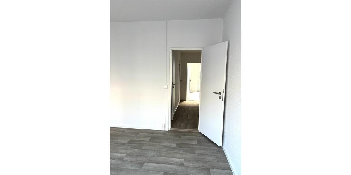 Erdgeschoßwohnung Zwickau Neuplanitz - 2 Zimmer, 50 m&sup2;, 330&euro; | Angebot:26017459