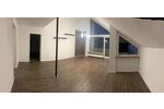 Helle große Dachgeschosswohnung mit Balkon 3 zimmer