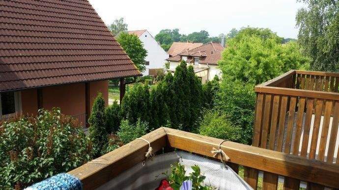 Ruhige 3 Zi- Wohnung mit Sonnenbalkon in Fröhstockheim. Sehr gute ruhige Lage im Neubaugebiet. Nur 3 Km von Kitzingen + Iphofen entfernt :-) 3 zimmer