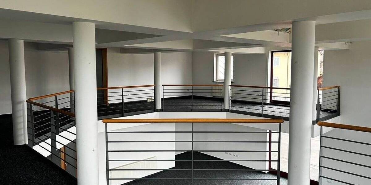 Gewerbeobjekt Haßfurt - 5 Zimmer, 382 m&sup2;, 2.300&euro; | Angebot:25771701