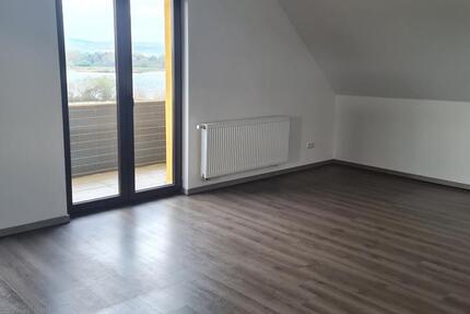 Moderne 4-Zimmer-Dachgeschosswohnung, 98 m², ruhige Lage 4 zimmer