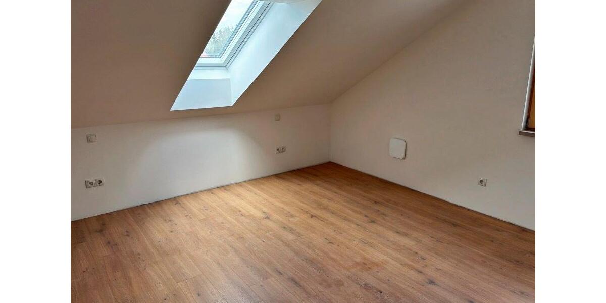 Dachgeschoßwohnung Kraiburg am Inn - 2 Zimmer, 75 m&sup2;, 980&euro; | Angebot:25940423