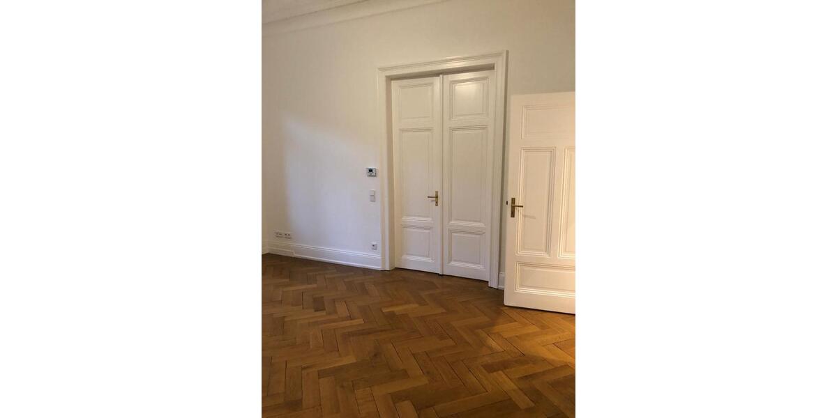 Etagenwohnung Wiesbaden Klarenthal - 5 Zimmer, 125 m&sup2;, 2.200&euro; | Angebot:26404973