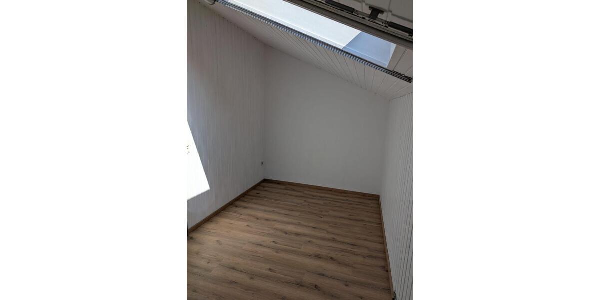 Dachgeschoßwohnung Landau an der Isar - 2 Zimmer, 35 m&sup2;, 480&euro; | Angebot:25794958