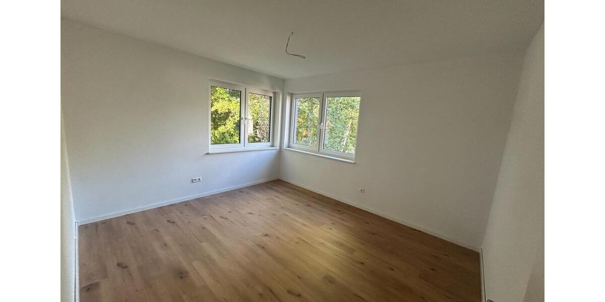 Großzügige Neubau-Doppelhaushälfte mit 2 Stellplätzen + Garten 7 zimmer