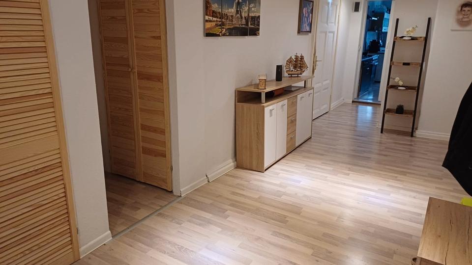 Etagenwohnung Gröningen - 5 Zimmer, 148 m&sup2;, 900&euro; | Angebot:26047050