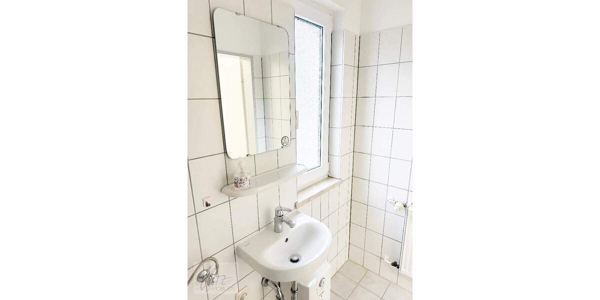 ***Lichtdurchflutete Gewerbeeinheit im Einkaufspark Nünchritz*** - perfekte Lage für Ihr Business! zimmer